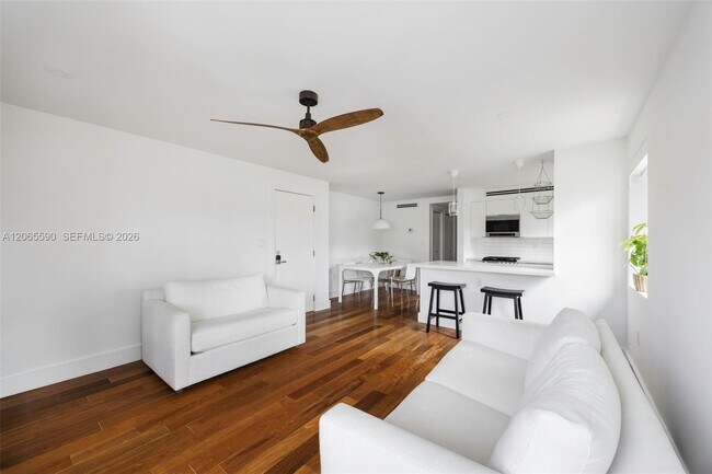 Building Photo - 741 6th St