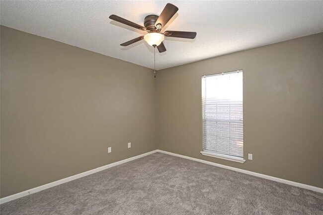 Building Photo - 2120 El Paseo St