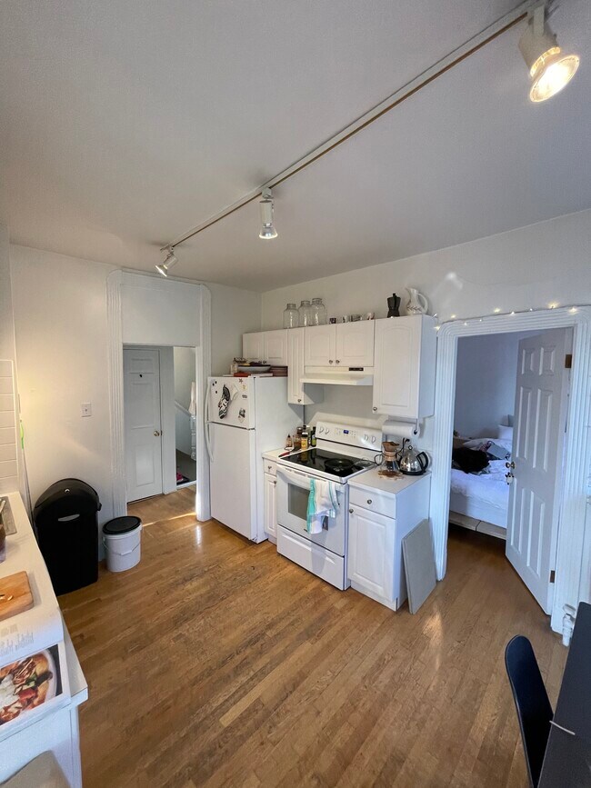 Building Photo - 15 Revere St