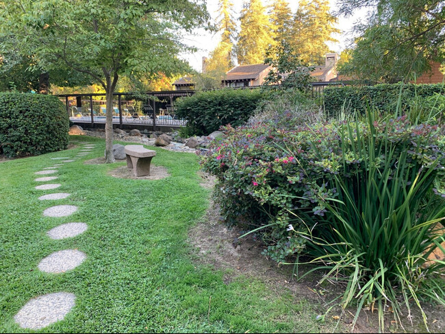 Garden paths - 700 Woodside Ln E