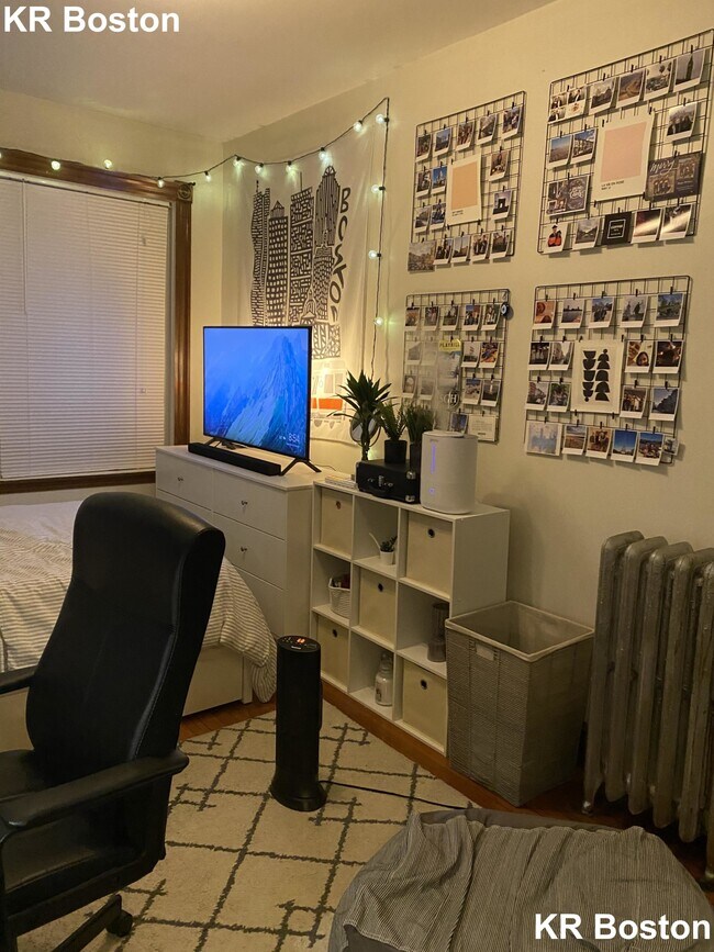 Building Photo - 26 Gibbs St