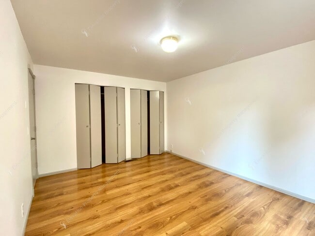 Building Photo - A Rare Find: Expansive NE Bend Home with E...