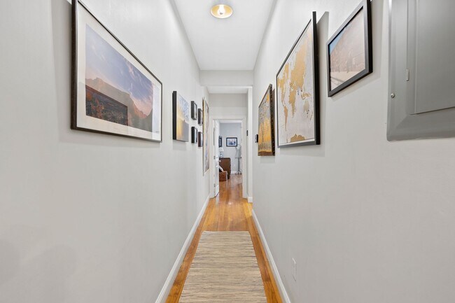 Building Photo - New 2BR2BA Condo in Jefferies Point with Backyard