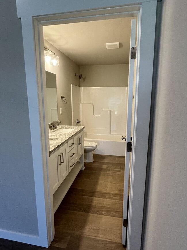 Building Photo - BRAND NEW DUPLEX!