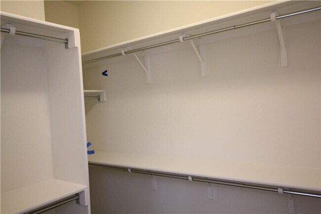 Building Photo - Beautiful one story brick home!