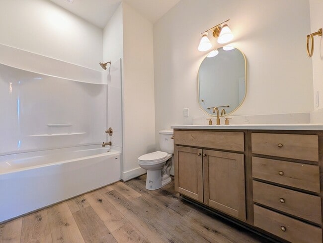 Building Photo - 5900 Fort Ave