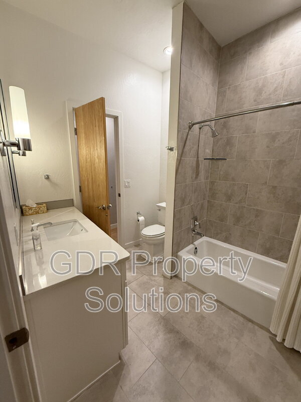 Building Photo - 3600 Central Ave SE