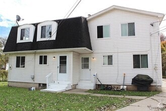 Building Photo - 116 Berehaven Dr