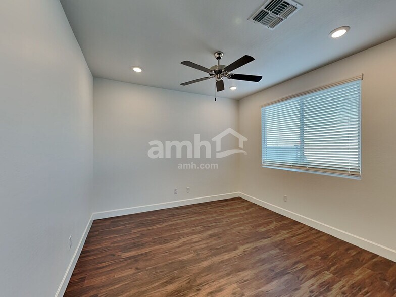 Building Photo - 8887 N 171st Dr