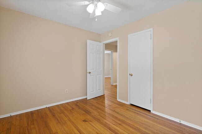 Building Photo - Northwoods Cutie!