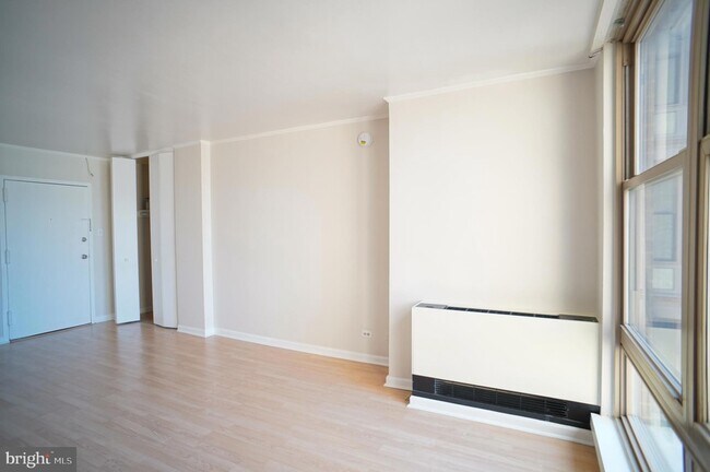 Building Photo - 1260 21st St NW