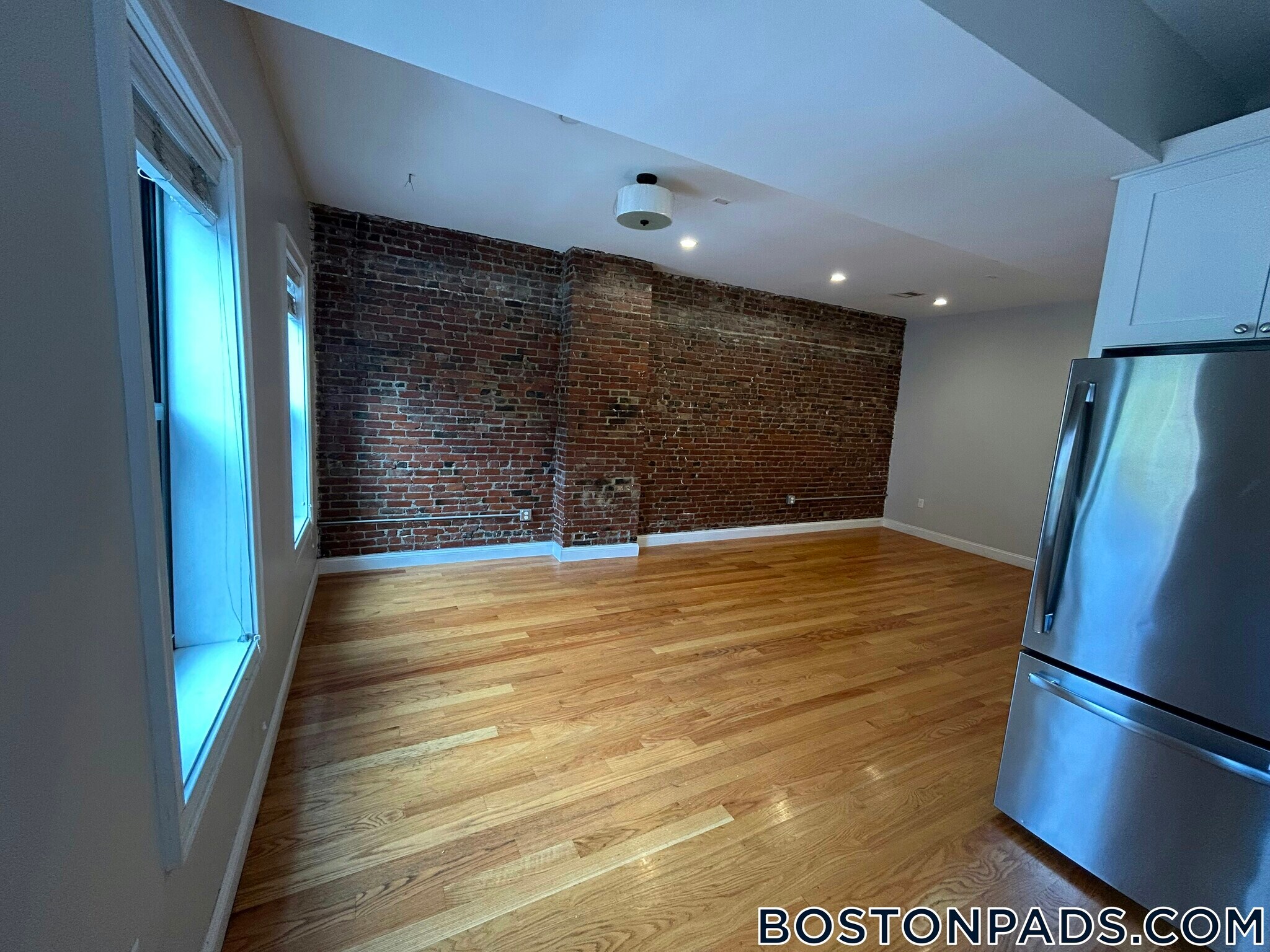 Building Photo - 151-153 Meridian St.