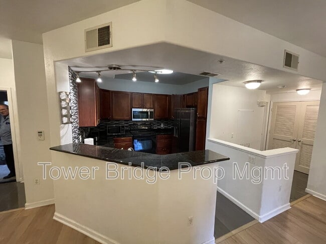 Building Photo - 1900 Danbrook Dr