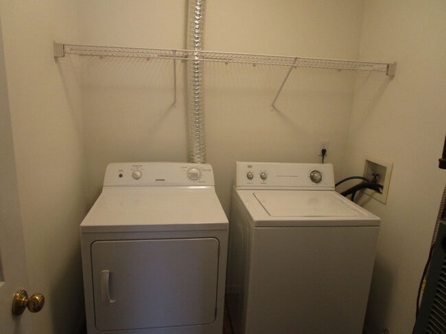 Building Photo - 5013-5015 Carrie Ridge Dr.