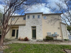 Building Photo - 7501 Shadowridge Run