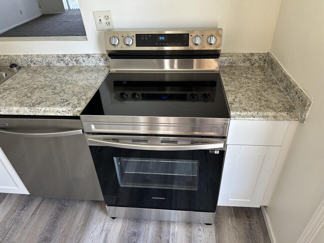 Building Photo - 21331 Heather Pl