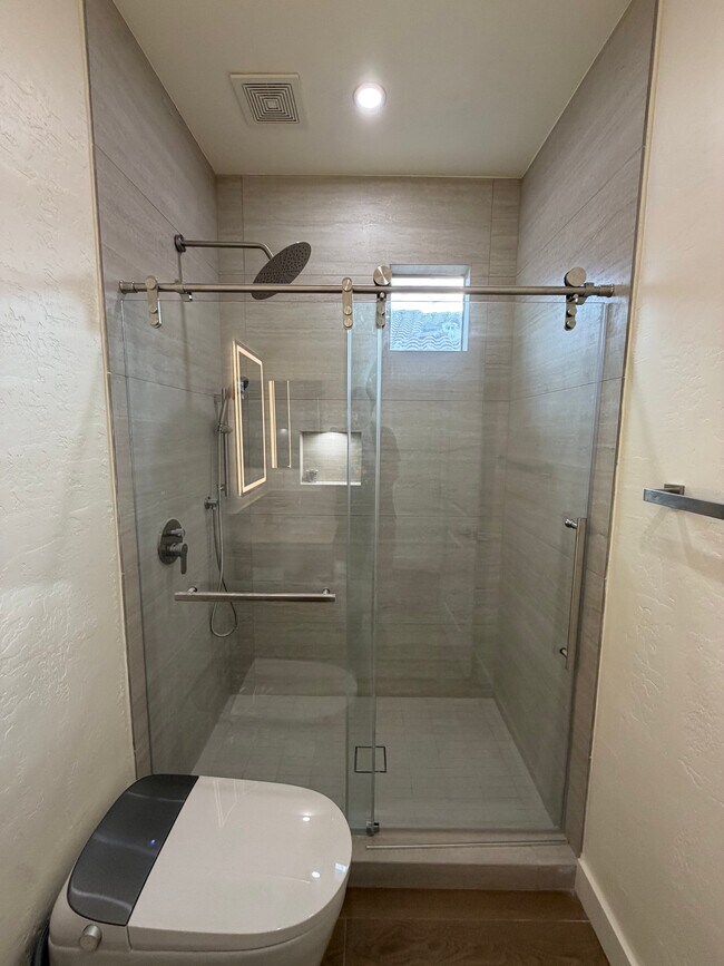 Building Photo - 2741 E Quiet Hollow Ln