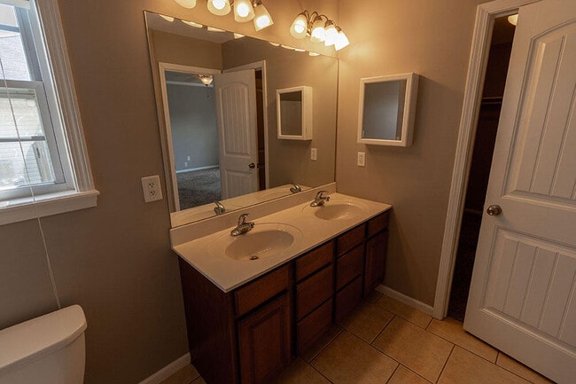 Building Photo - 4207 Black Tail Dr