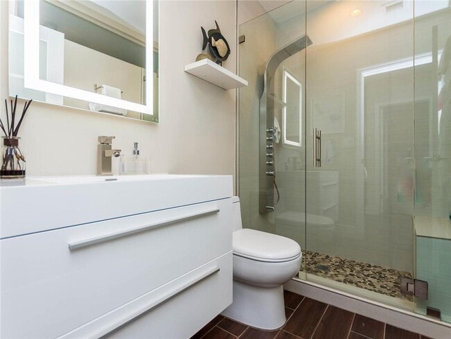 Building Photo - 2319 NE 16th Ave