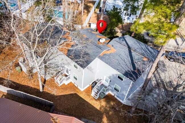 Building Photo - Reduced Rent for Any Lease Signed in Feb!! 8 Blocks to the Beach!!