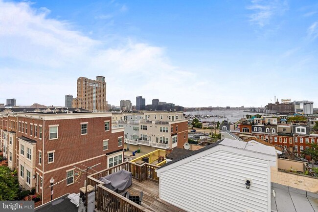 Building Photo - 521 Gittings St