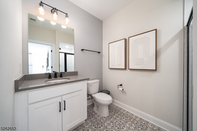 Building Photo - 8 Jessica Ln