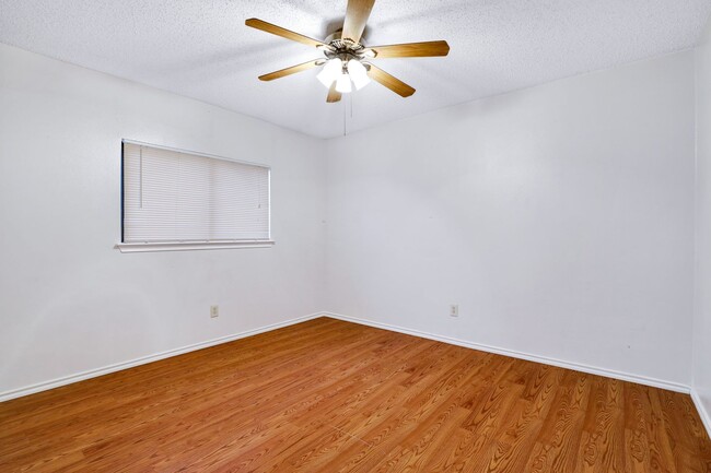 Building Photo - Stunning 3 Bedroom - 2.5 Bath Home for Rent!