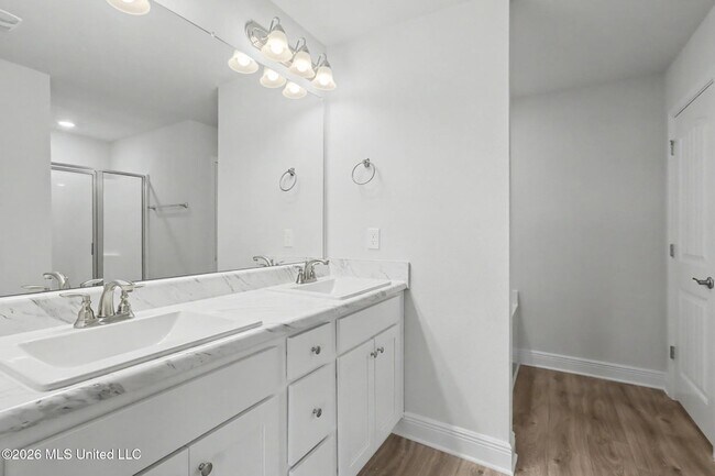 Building Photo - 14027 Oak Arbor Dr