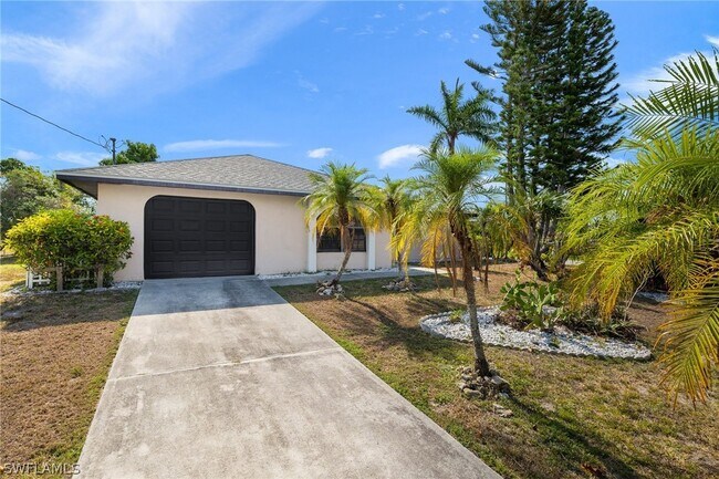 Building Photo - 3212 SE 1st Ct