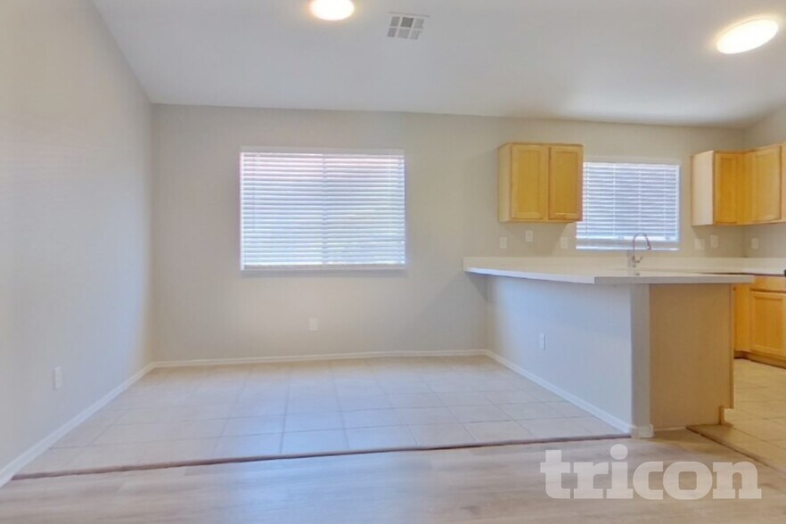 Building Photo - 23141 W Ashleigh Marie Dr