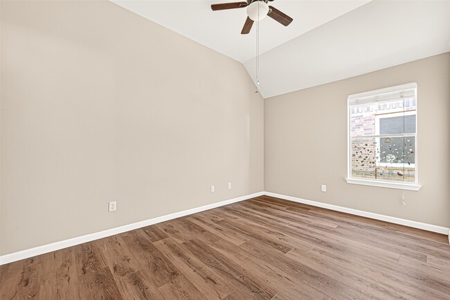 Building Photo - 22523 Cascade Springs Dr