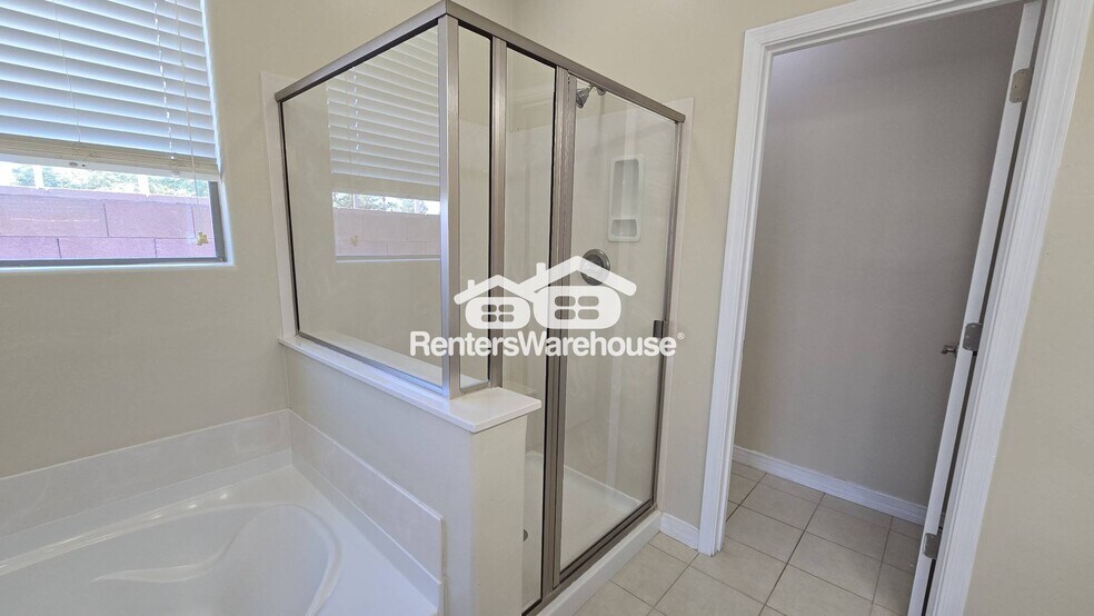 Building Photo - 8330 N Mountain Stone Pine Way