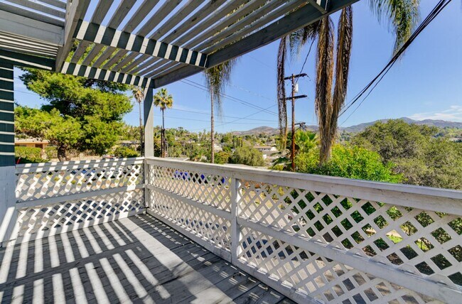 Building Photo - 617-617 Truly Terrace