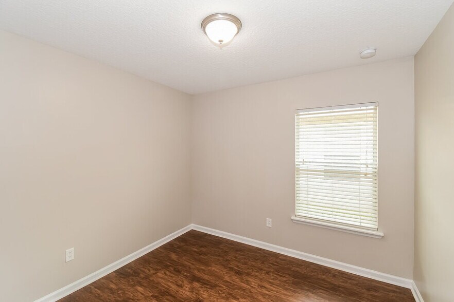 Building Photo - 3859 Marsh Bluff Dr