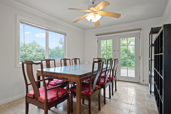 Building Photo - 142 Burgess Ct