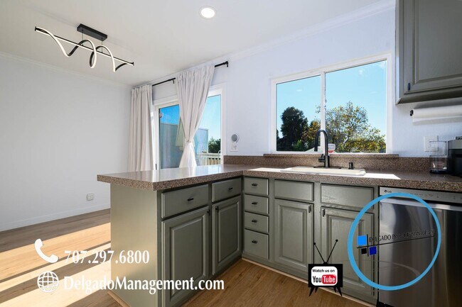 Building Photo - Benicia 2 bedroom condo