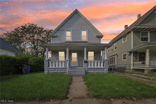 Primary Photo - Charming 3 Bedroom 1 Bath Home in West Cle...