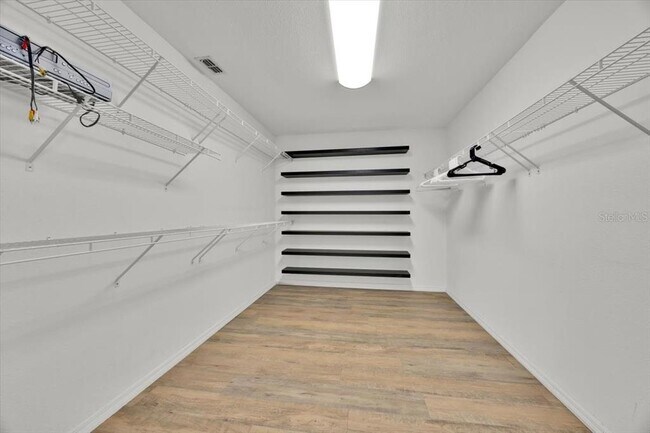 Building Photo - 409 Rona Ln