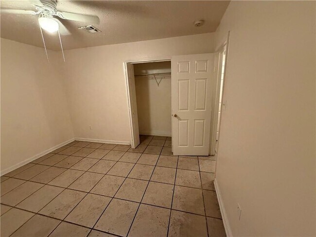 Building Photo - 3708 Shangri-La Dr