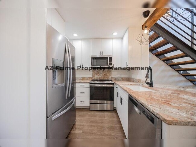 Building Photo - 8625 E Belleview Pl