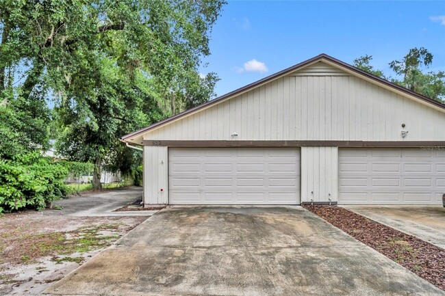 Primary Photo - 3/2 Duplex in the heart of Maitland