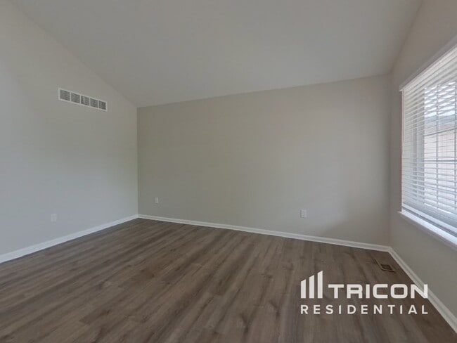 Building Photo - 14168 E 101st Pl