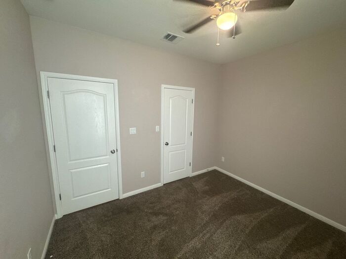 Building Photo - 722 Coconut Grove St