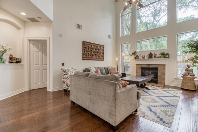 Building Photo - Beautiful Walker Ranch 2 Story Home. This location is fabulous, located off Bitters and Blanco