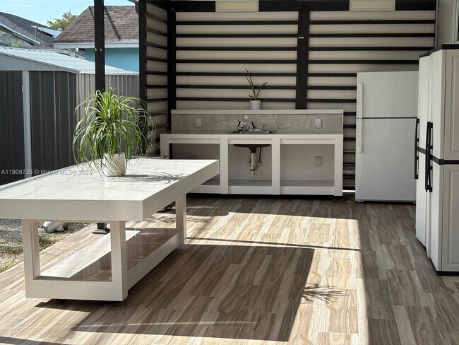 Building Photo - 13847 Jackson St