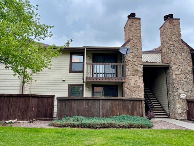 Building Photo - 7730 W 87th Dr