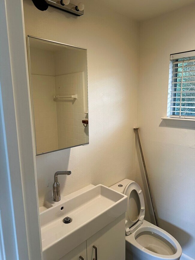 Building Photo - 5100 Orleans Ct