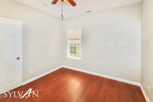 Building Photo - The living is easy in this 3 bedroom, 1.5 ...