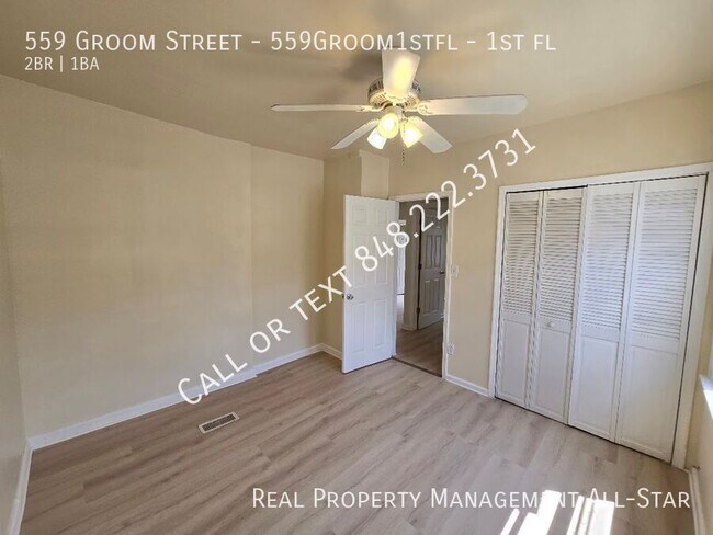 Building Photo - 559 Groom St