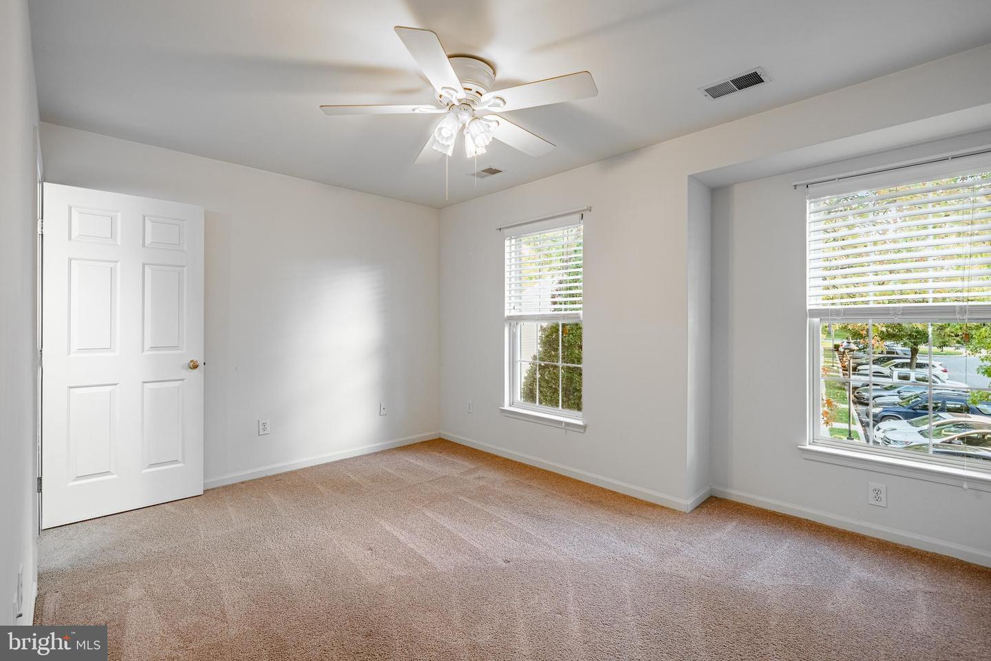 Building Photo - 596 Coach Hill Ct